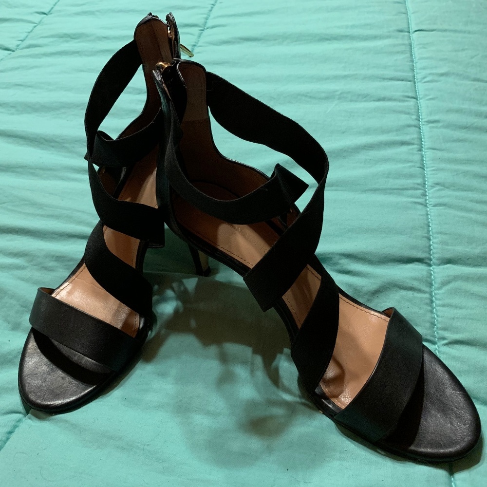 Stretchy Black Sandals